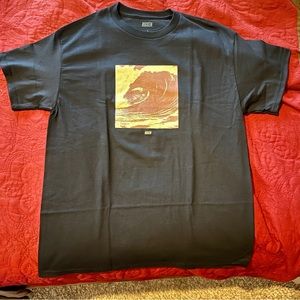 Ruxen brand new large shirt - wave & surf design